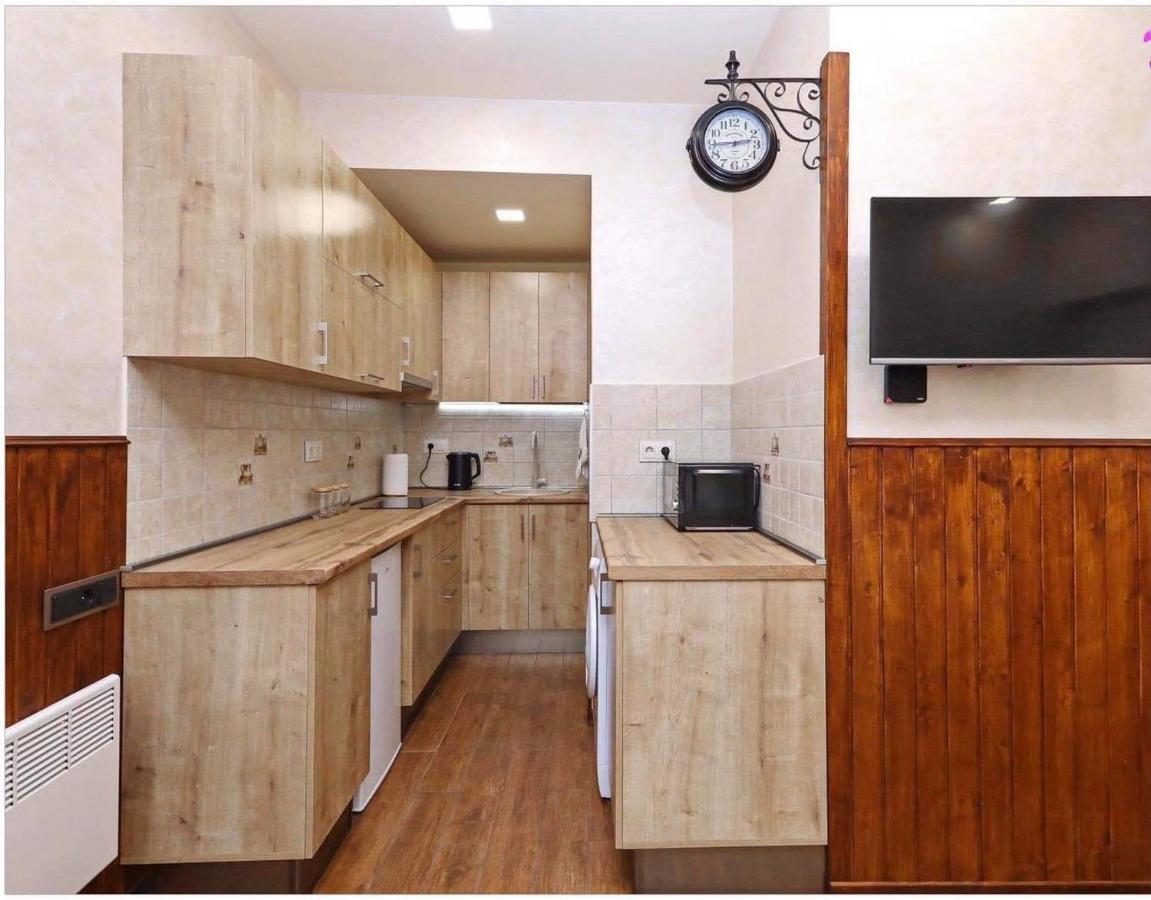 Family Mini-Hotel Martirosyan'S And Tours Erevan Exterior foto