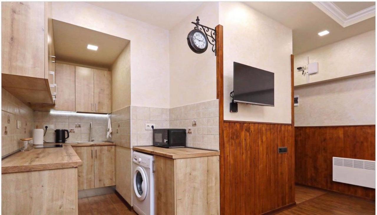 Family Mini-Hotel Martirosyan'S And Tours Erevan Exterior foto
