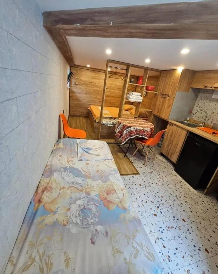 Family Mini-Hotel Martirosyan'S And Tours Erevan Exterior foto