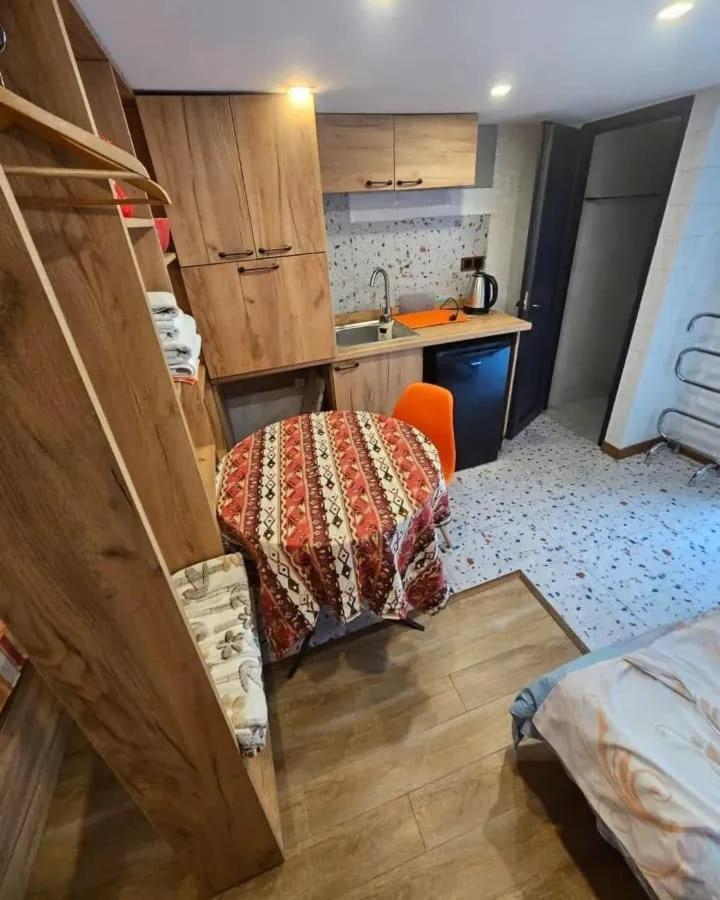 Family Mini-Hotel Martirosyan'S And Tours Erevan Exterior foto