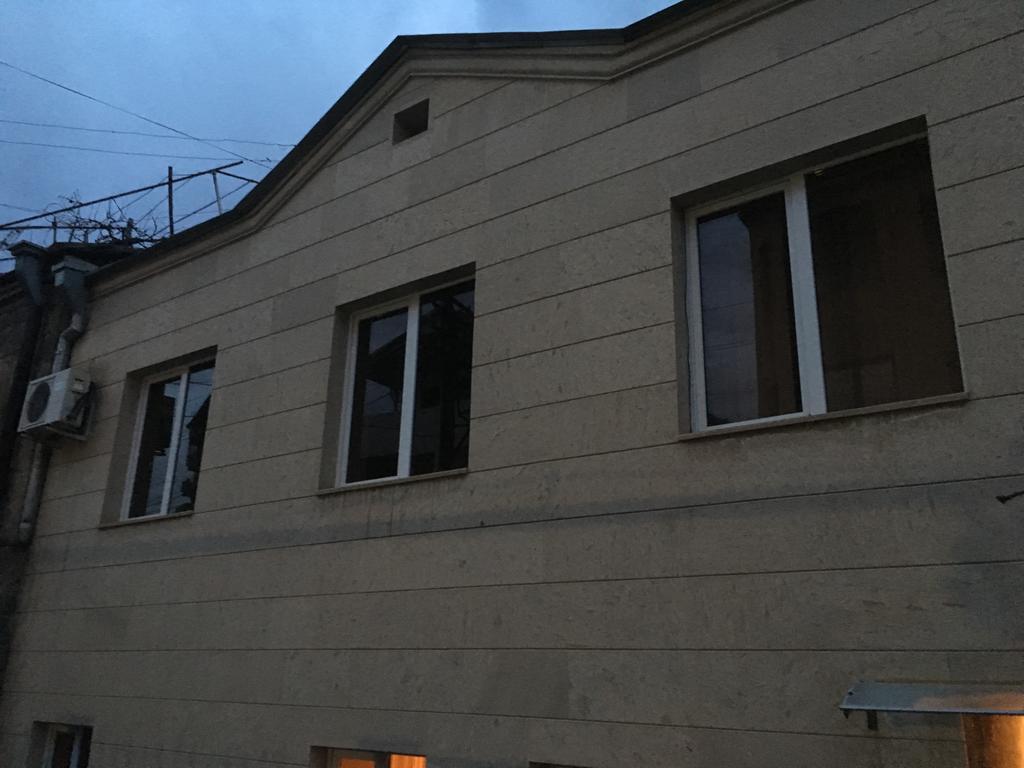 Family Mini-Hotel Martirosyan'S And Tours Erevan Exterior foto