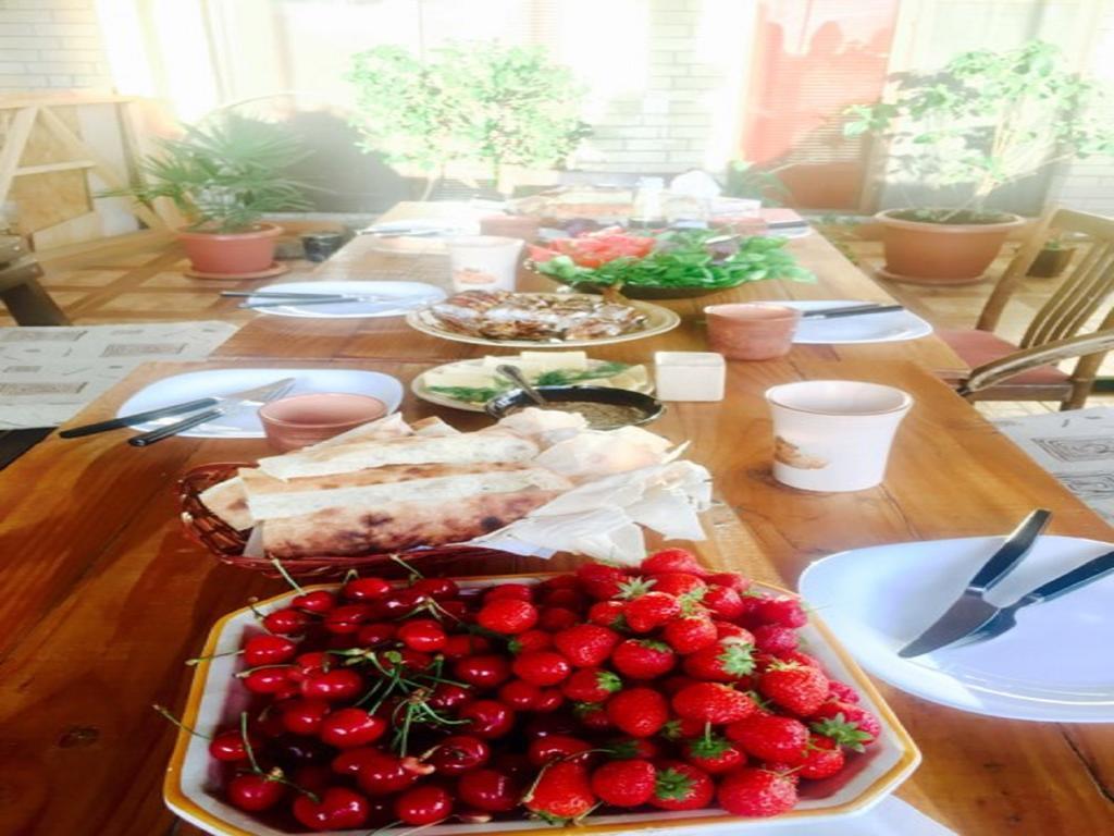 Family Mini-Hotel Martirosyan'S And Tours Erevan Exterior foto