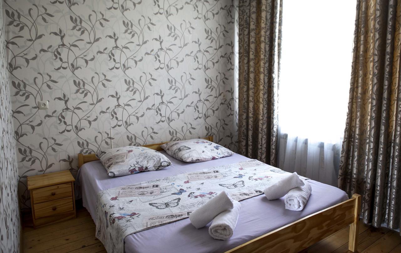 Family Mini-Hotel Martirosyan'S And Tours Erevan Exterior foto