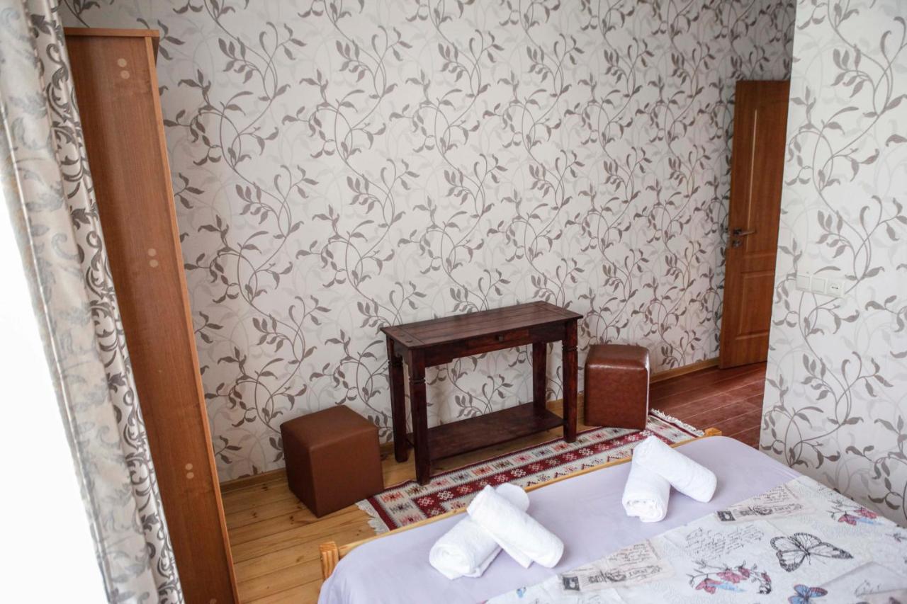 Family Mini-Hotel Martirosyan'S And Tours Erevan Exterior foto