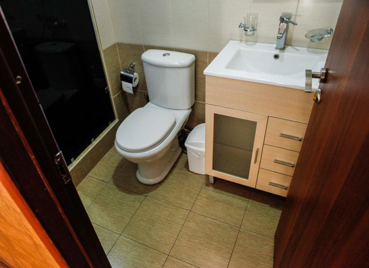 Family Mini-Hotel Martirosyan'S And Tours Erevan Exterior foto