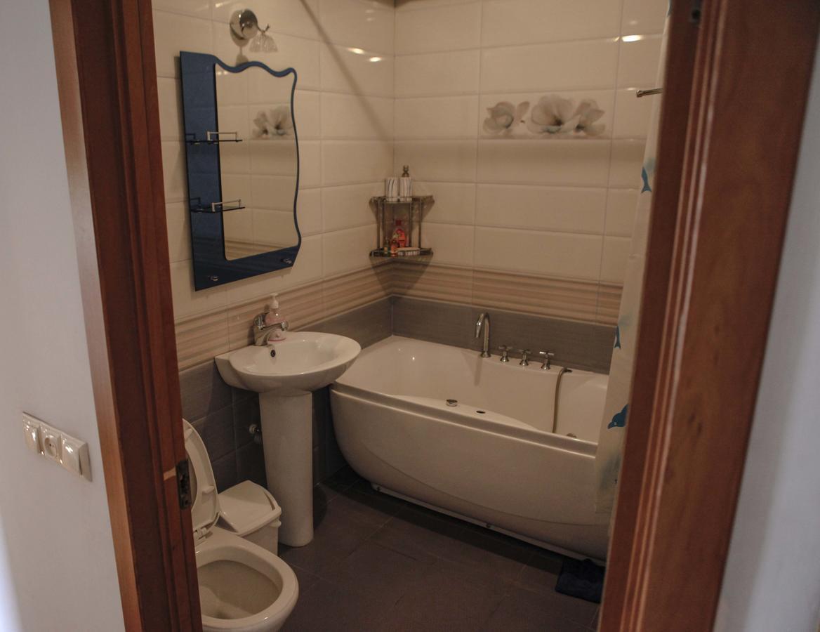 Family Mini-Hotel Martirosyan'S And Tours Erevan Exterior foto